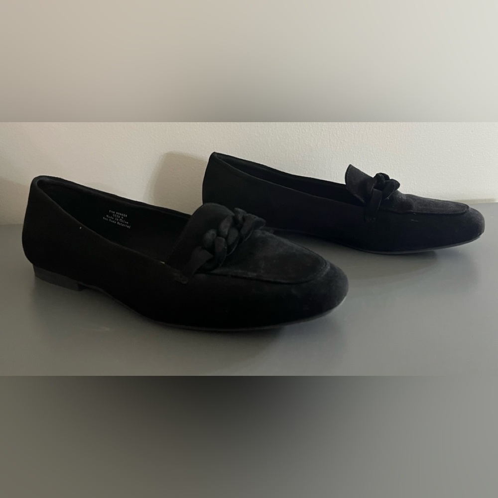 Journee Collection- size 8 Elegant Black Women's Loafers